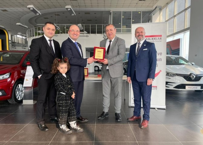 Başarılı Personel Ödüllendirildi