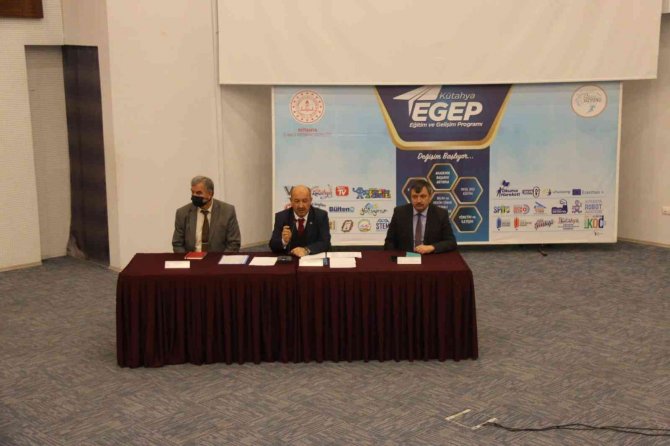 Kütahya’da ’Eğitim Kurumu Müdürler Kurulu’ Toplantısı