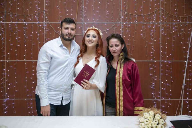 Mersin’de Nikah Solanlarında 02.02.2022 Yoğunluğu
