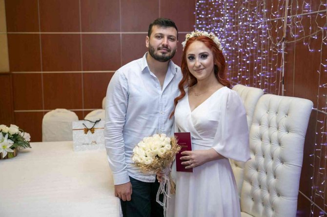 Mersin’de Nikah Solanlarında 02.02.2022 Yoğunluğu