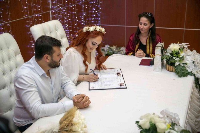 Mersin’de Nikah Solanlarında 02.02.2022 Yoğunluğu