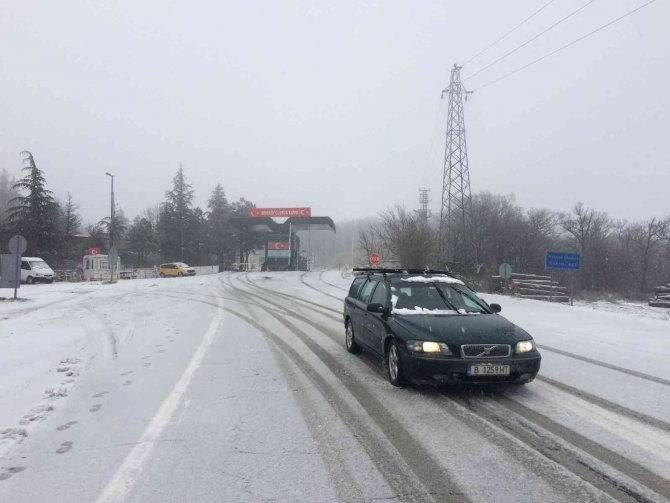 Meteoroloji Uyarmıştı: Kırklareli’nin Yüksek Kesimlerinde Kar Yağışı Başladı