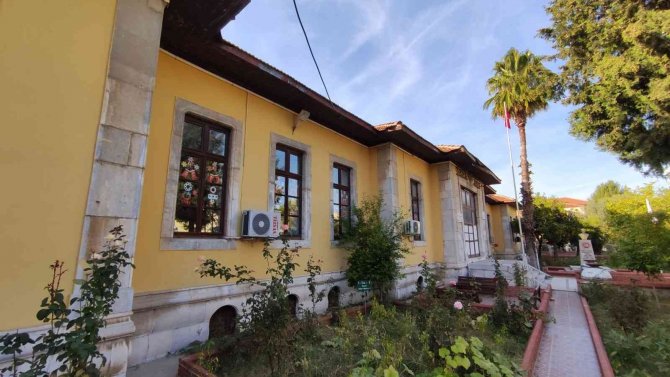 Milas’ta Bir Asırlık Geçmişe Sahip Okulda Restorasyon Çalışması Başlıyor