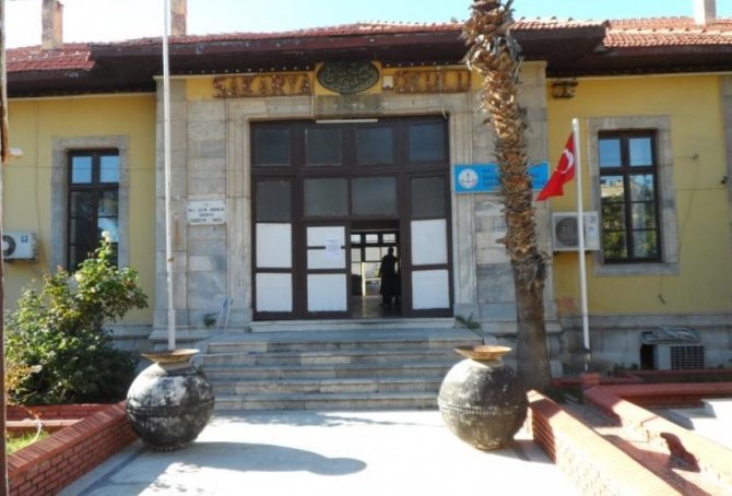 Milas’ta Bir Asırlık Geçmişe Sahip Okulda Restorasyon Çalışması Başlıyor