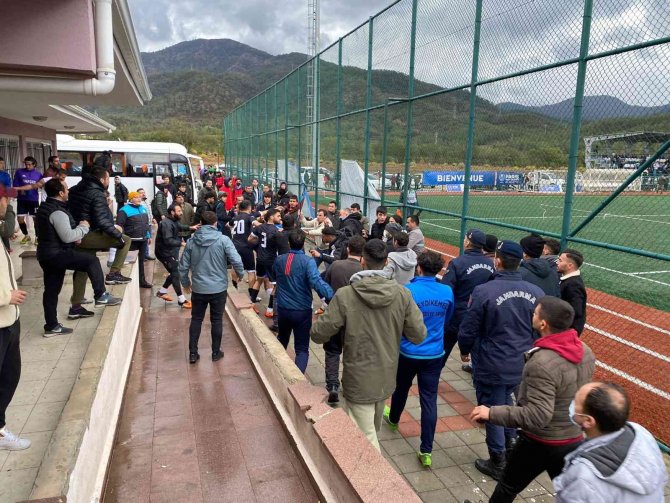 Fethiye’de Oynanan Müsabakanın Ardından Kavga Çıktı