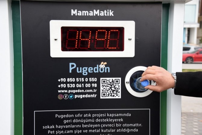 Geriş Dönüşüm Otomatları Sokak Hayvanlarına Mama Oldu