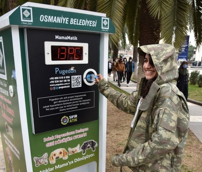 Geriş Dönüşüm Otomatları Sokak Hayvanlarına Mama Oldu