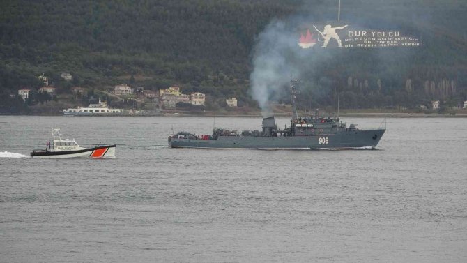 Rus Savaş Gemileri Çanakkale Boğazı’ndan Geçti