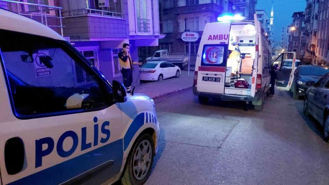 Samsun’da Bir Kişi Evinde Kablo İle Asılı Halde Buldu