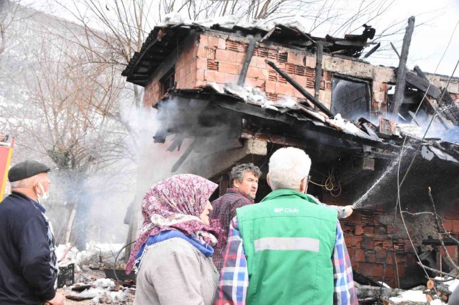 Sinop’ta Ahır Yangını