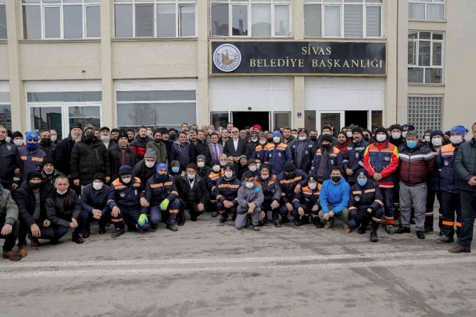 Başkan Zam Yaptı, İşçiler Böyle Teşekkür Etti