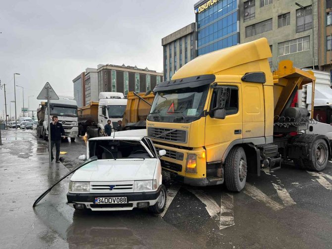 Sultangazi’de Feci Kaza Kamerada: Kıl Payı Ölümden Kurtuldu
