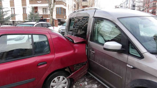 Tokat’ta Buzlanma Zincirleme Kazaya Neden Oldu