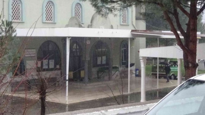 Kız Kardeşi Kanepeden Düşünce Öldüğünü Anladı