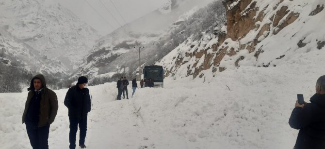 Tunceli’de Kapalı Bulunan 123 Köy Yolunda Karla Mücadele Sürüyor