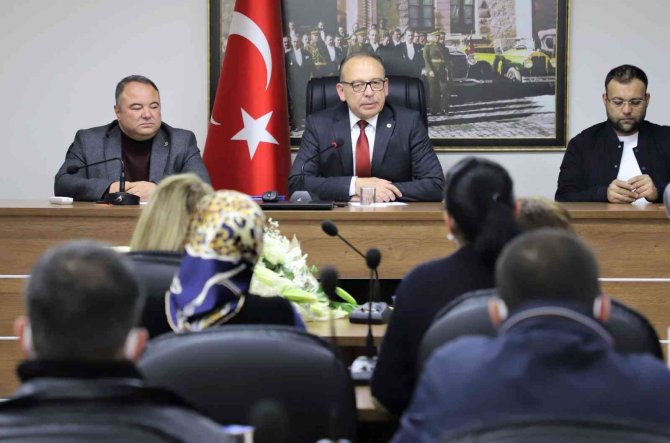 Chp’li Belediyeden Çalışanlarına Hac İçin Ücretli İzin Hakkı