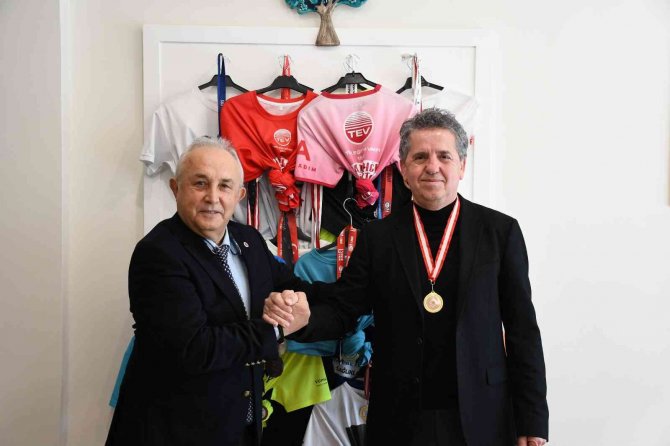 Tev Şükrü Şankaya Burs Fonu’yla Kız Öğrencilere Umut