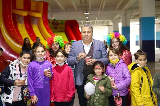 Yunusemre Belediyesinden Çocuklara Tatil Eğlencesi