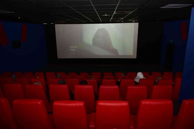 65 Yaş Üstü Büyükler, Eren Bülbün’ün Hayatını Anlatan Filmde, Duygu Dolu Anlar Yaşadı