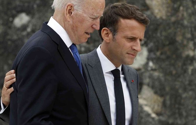 Biden İle Macron, Rusya-ukrayna Krizini Görüştü