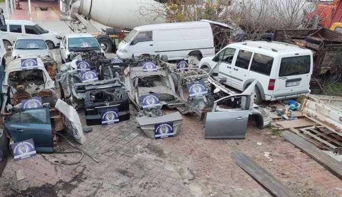 Araçları Parçalarken Yakalandı