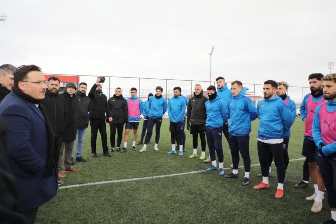 Vali Çiçek, Afyonspor Antrenmanını İzledi