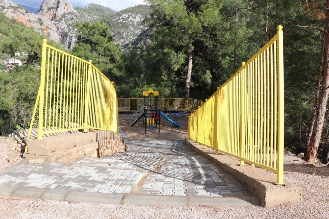 Alanya’da 2 Mahalleye Çocuk Parkı