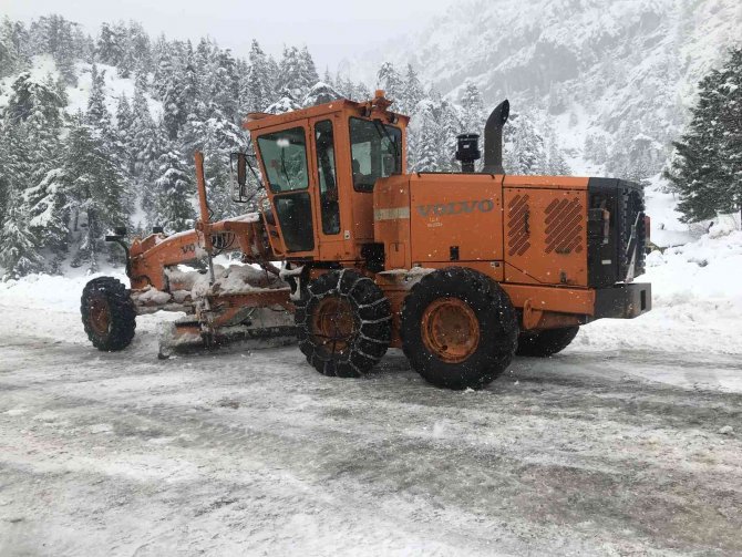 Antalya-konya Karayolu Araç Trafiğine Kapatıldı