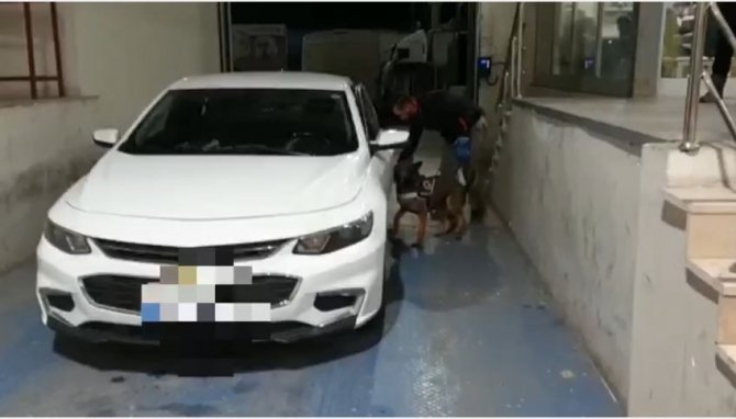 Aracın Zulasındaki 31 Kilogram Eroini ‘Su’ Buldu