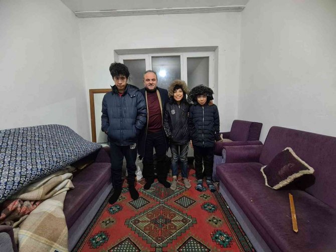 Ayakları Kangren Olmak Üzereyken Buldukları Çocuğu Kurtaran Polis Memurları O Anları Anlattı