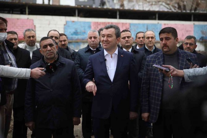 Başkan Koştu: "Millet Bahçesini Yapacağız, Bizi Oyalamayın"