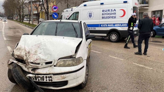 Bursa’da Sağanak Yağış Kaza Getirdi