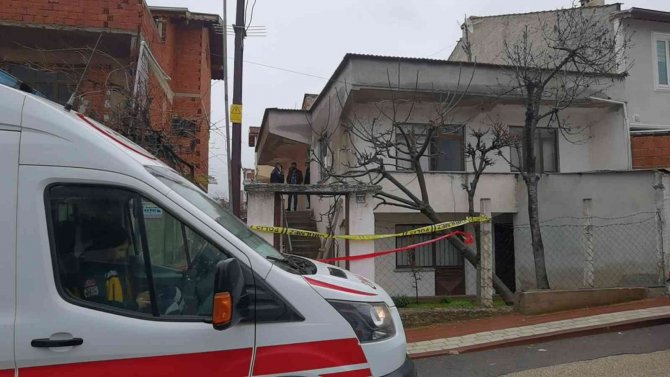 Evinin Girişinde Cansız Bedeni Bulundu