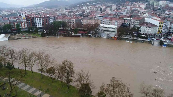 Çanakkale’de Taşan Kocabaş Çayının Son Hali Havadan Görüntülendi
