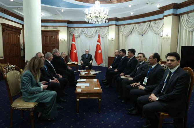 Cumhurbaşkanı Erdoğan, Kiev’de Kırım Tatar Heyetini Kabul Etti