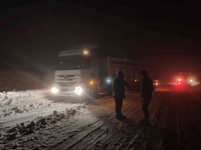 Denizli’de Kar Kendisini Yeniden Gösterdi
