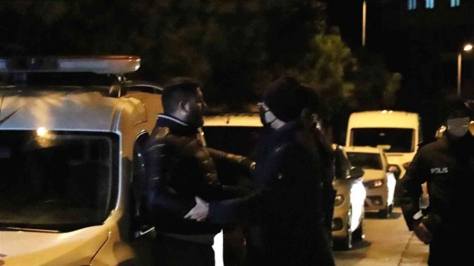 Akraba Ailelerin Haraç Kavgasında Silahlar Konuştu: 1’i Ağır 5 Yaralı