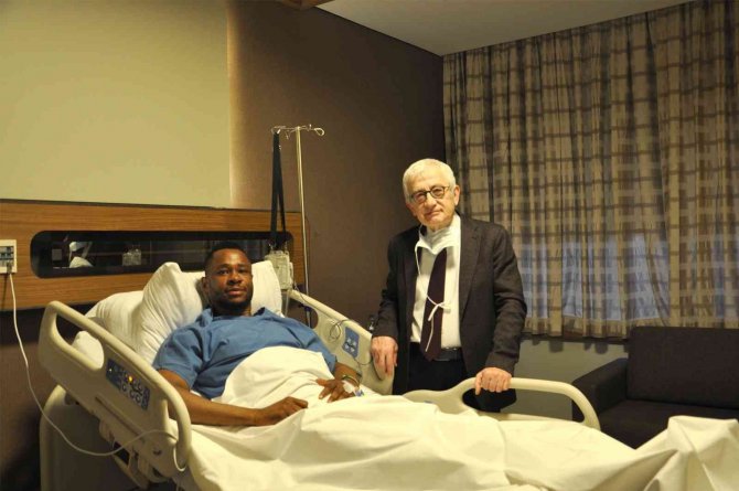 Sivasspor’da Leke James Ameliyat Edildi