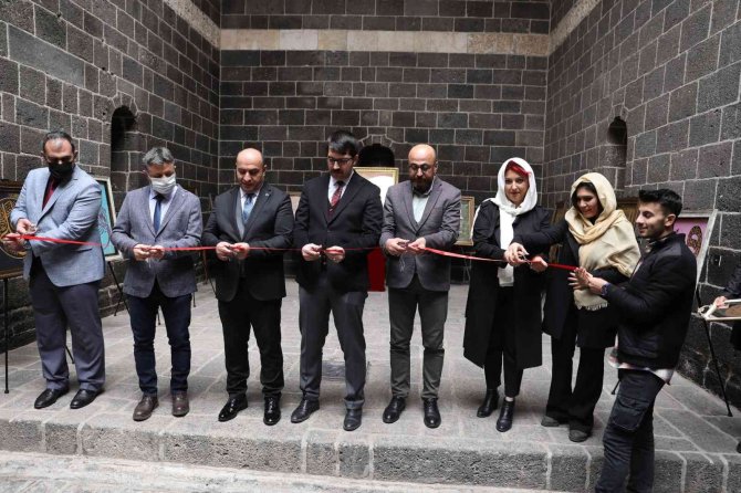 Diyarbakır’da ’Kelamdan Kaleme Hüsn-ü Hat’ Sergisi Açıldı