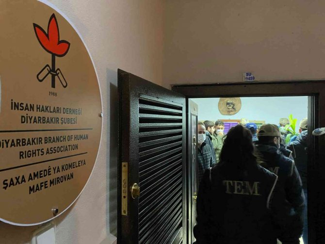 Tem Ve İstihbaratın Titiz Çalışması Sonucu Diyarbakır İ̇hd Şubesine Operasyon