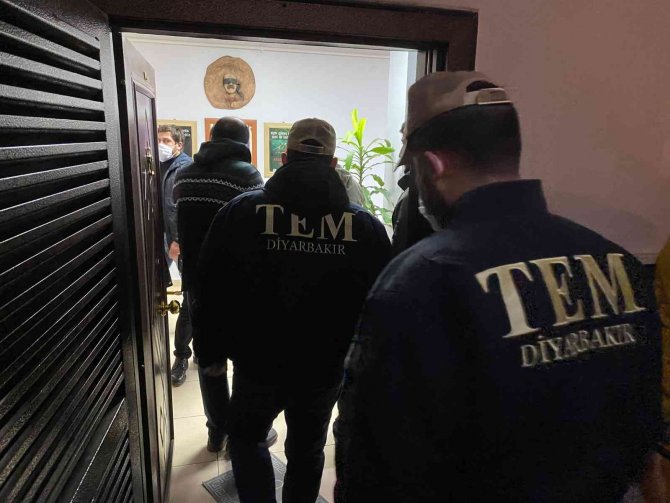 Tem Ve İstihbaratın Titiz Çalışması Sonucu Diyarbakır İ̇hd Şubesine Operasyon