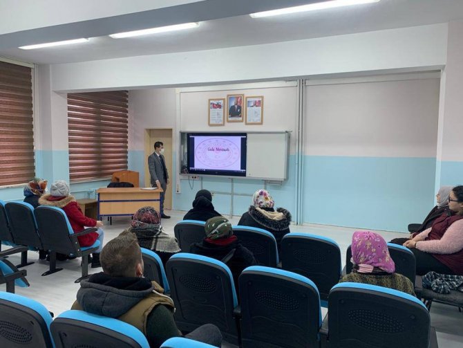 Dumlupınar’da Eğitim Kurumlarındaki Gıda Çalışanlarına Hijyen Eğitimi