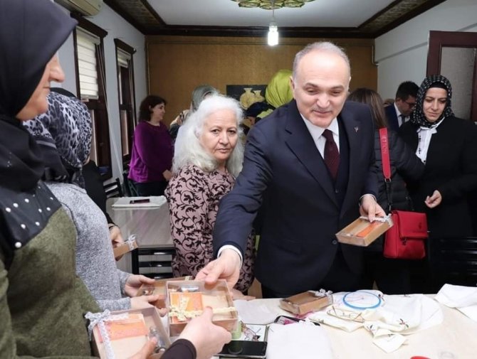 Yüzlerce Kişi Kurslarda Eğitim Aldı