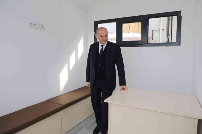 Belediye Taksi Duraklarını Yeniliyor