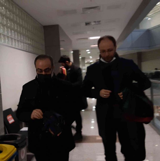 Akademisyene Hakaret Ettiği İddia Edilen Yılmaz Özdil’in Yargılanmasına Devam Edildi