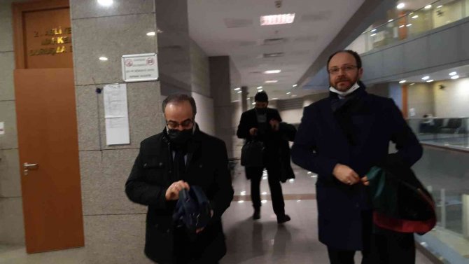 Akademisyene Hakaret Ettiği İddia Edilen Yılmaz Özdil’in Yargılanmasına Devam Edildi