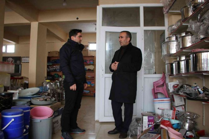 Depremin Merkez Üssü Sivrice’de Kaymakamlık, Esnafı Yalnız Bırakmıyor