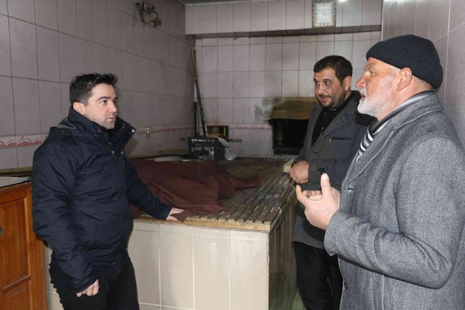 Depremin Merkez Üssü Sivrice’de Kaymakamlık, Esnafı Yalnız Bırakmıyor