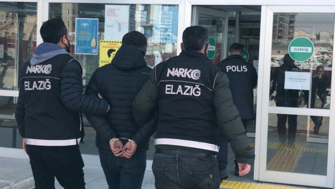 Valizinden 8 Kilo Uyuşturucu Çıkan Şüpheli Gözaltına Alındı