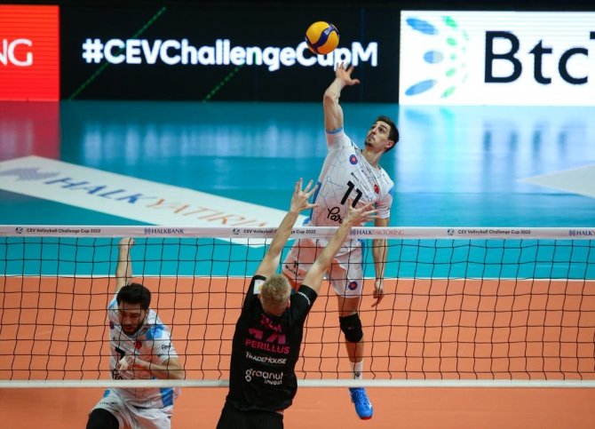 Halkbank Yarı Finalde